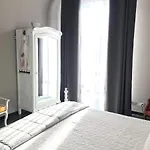 Prestigio 4*
