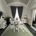 Prestigio Oda ve Kahvaltı 4*