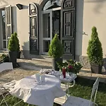 Prestigio 住宿加早餐酒店 诺维里加雷