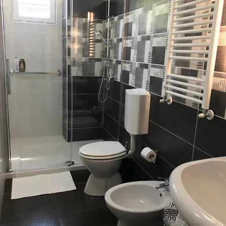 Alojamento de Acomodação e Pequeno-almoço Prestigio Novi Ligure