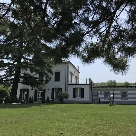 Prestigio Oda ve Kahvaltı 4*